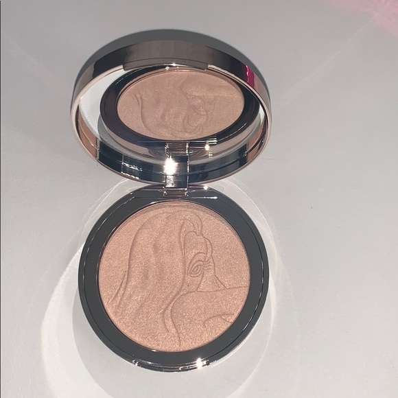 Ciate Jessica Rabbit Collection Highlighter - Picture 2 of 3